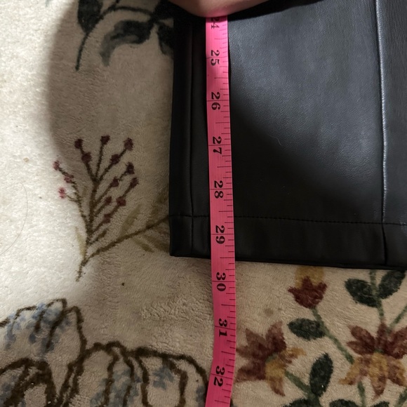 ASOS DESIGN Tall faux leather peg pant in black   US 4 Tall - Picture 4 of 10